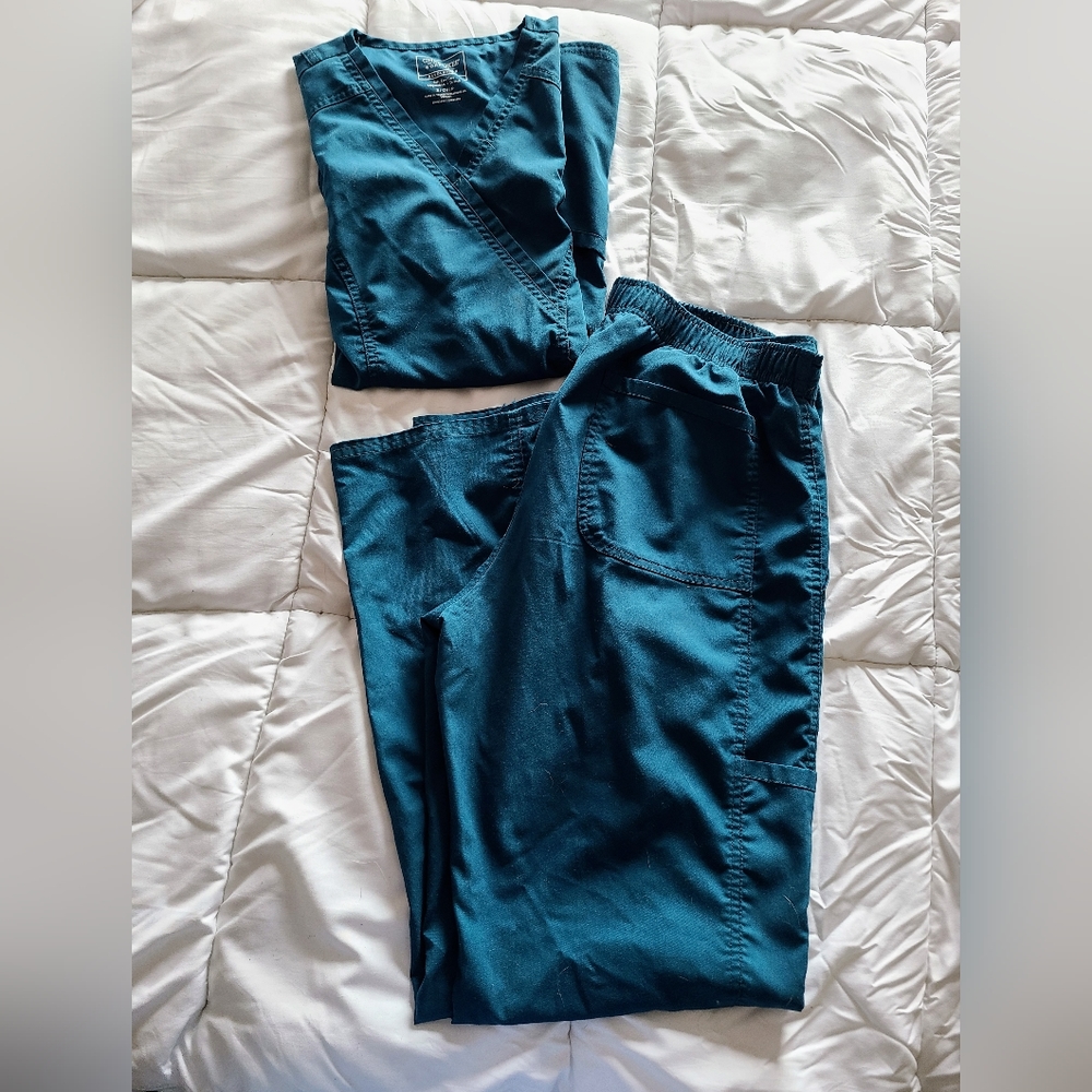 Cherokee Womens Scrubs